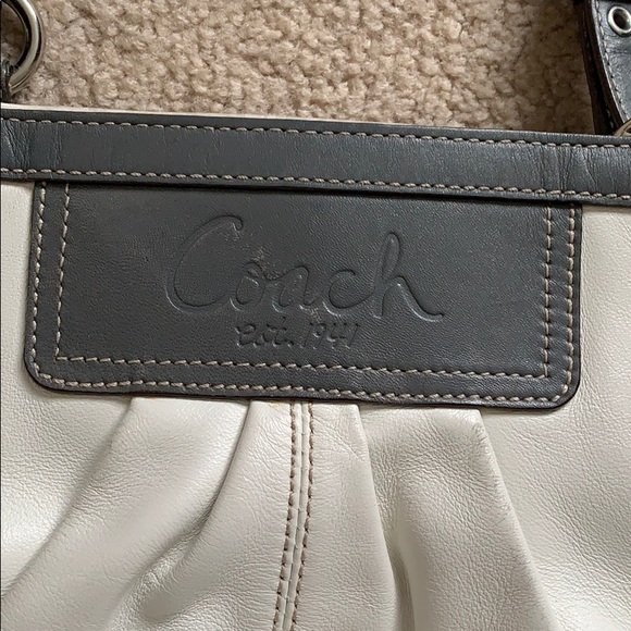 Coach // White and Grey Leather Purse - Picture 2 of 8